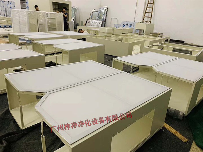 潔凈送風天花制作現(xiàn)場實拍圖